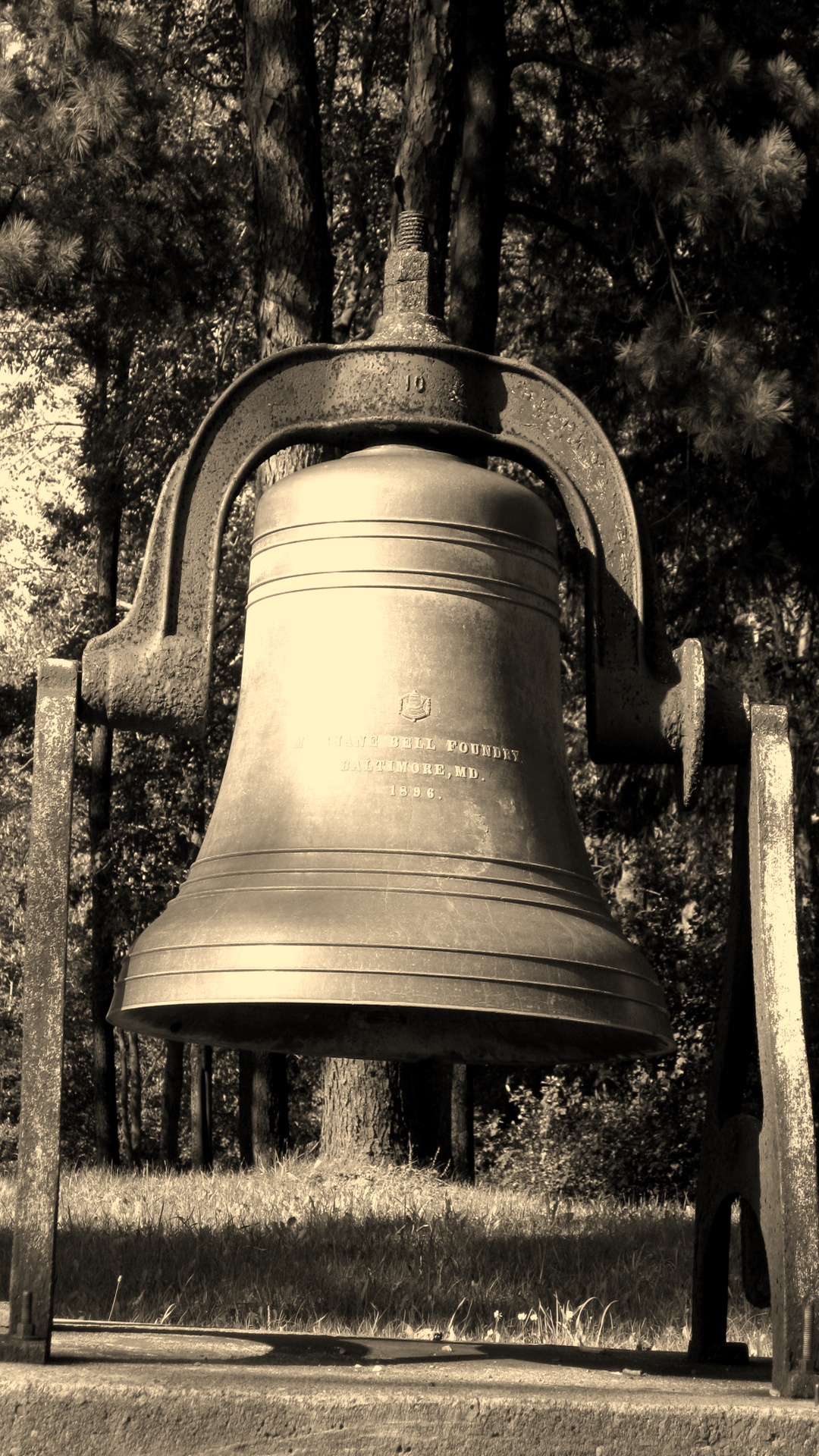 The historic bell at Forest Inn Park